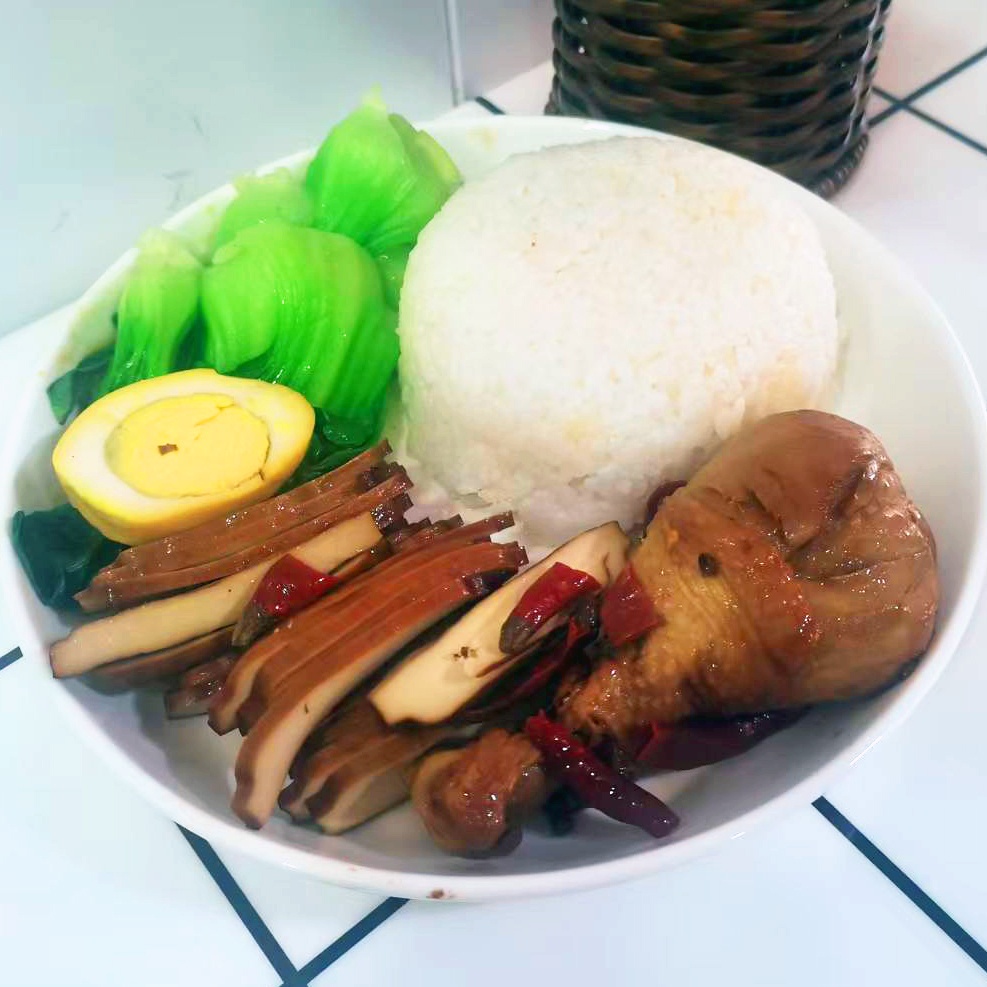 回香卤鸡腿套饭